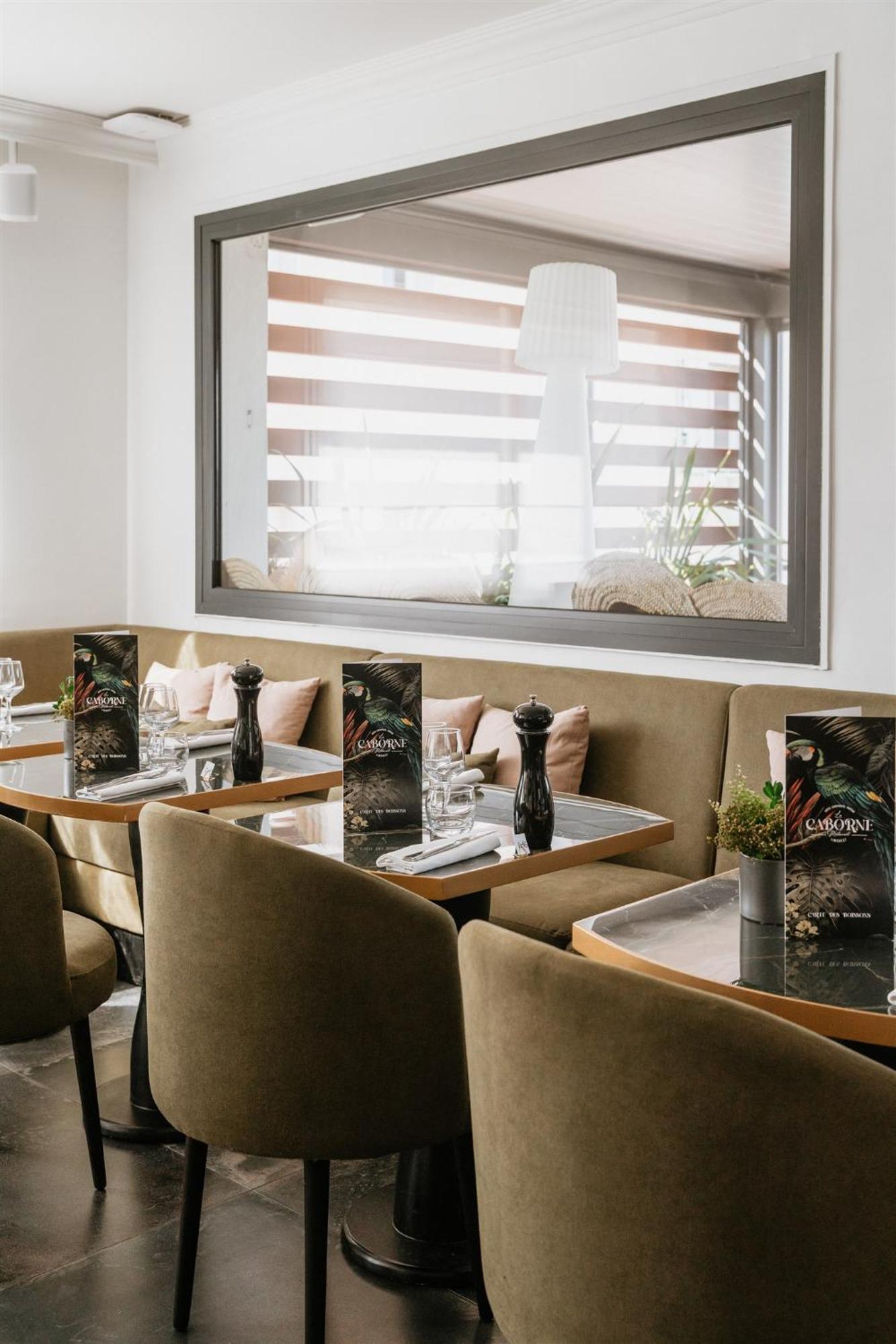Hotel-Restaurant La Caborne Limonest Eksteriør billede